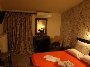 Toti Boutique Πανσιόν Καλαμπάκα